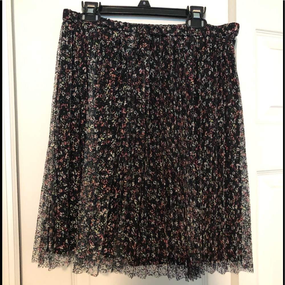 Junio ’s size small floral shirt with tag